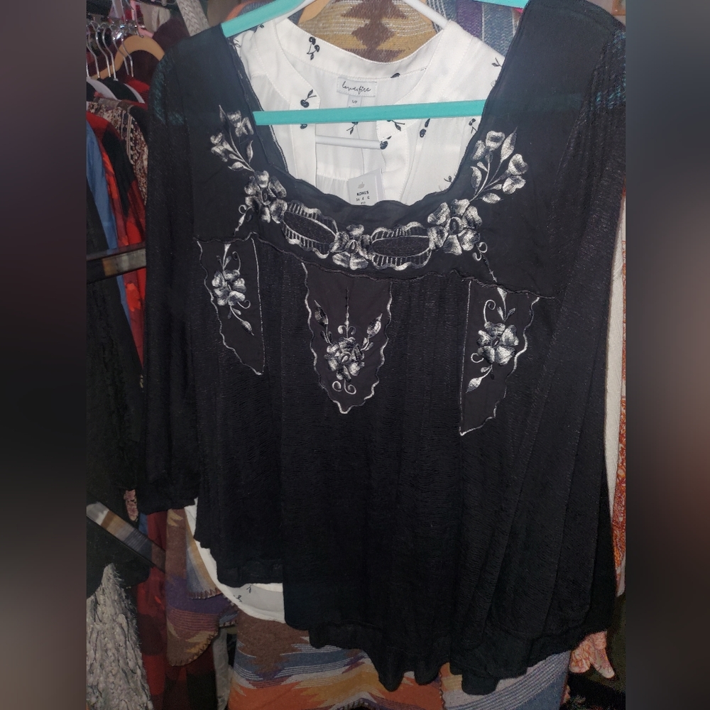 SOLD! Item #34 Free People Top - Picture 2 of 2